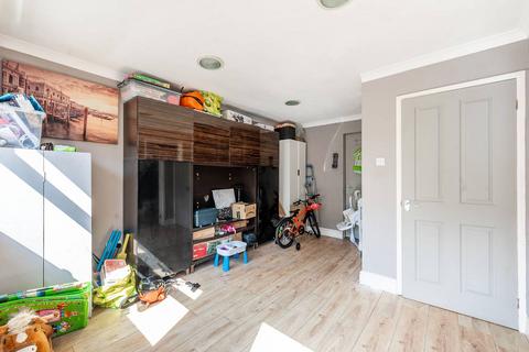 93 Locket Road, Harrow, HA3 7NP