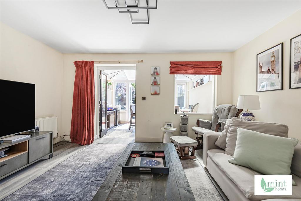 Mint homes-3 holly gate-kt15  17 .jpg