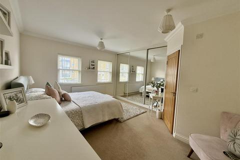 3 bedroom mews for sale, Denmark Road, Cowes