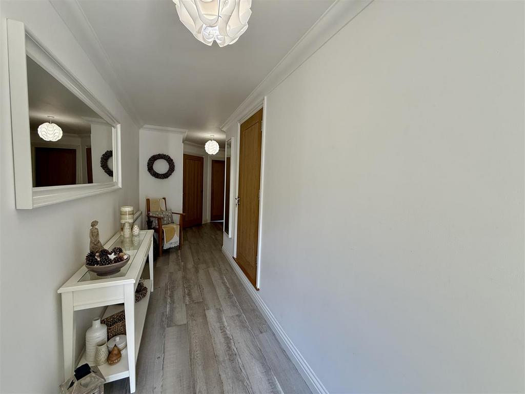 Entrance Hallway: