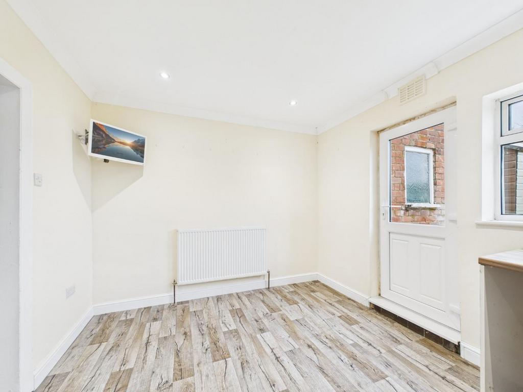 Kitchen/Dining Area