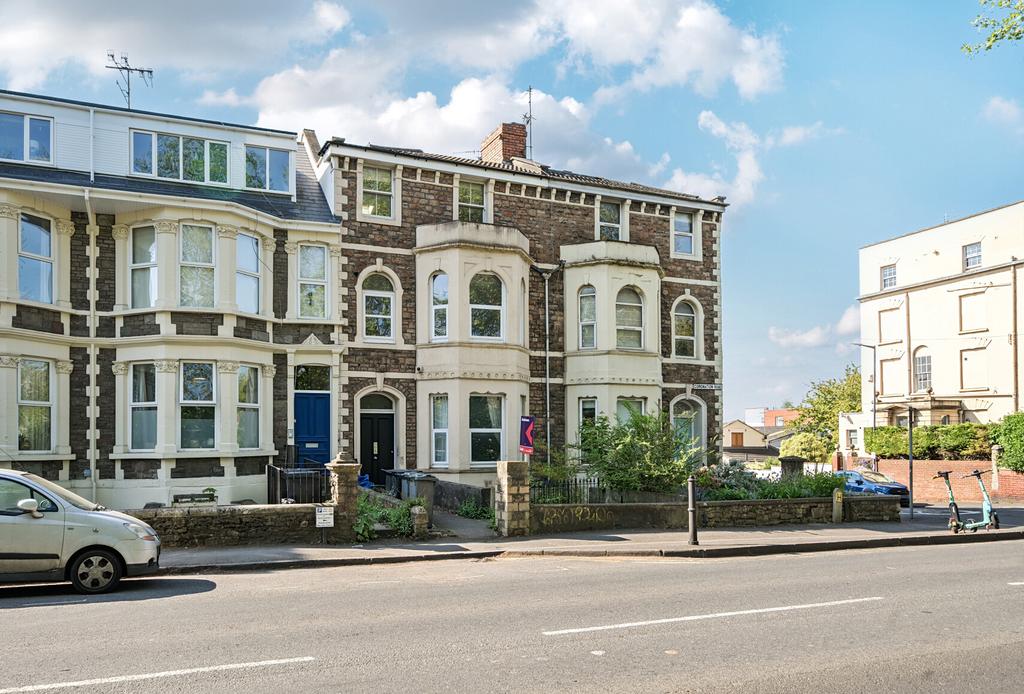 Apartment in Bristol - View 2