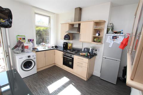 14 Mount Avenue, Bradford, BD2 2JA