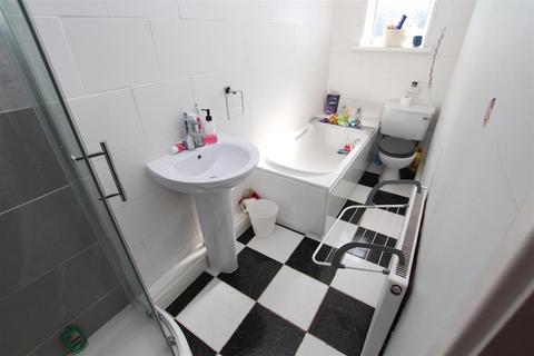 14 Mount Avenue, Bradford, BD2 2JA