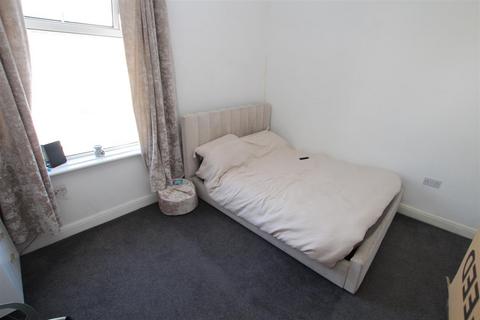 14 Mount Avenue, Bradford, BD2 2JA