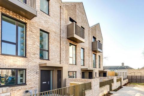 3 bedroom terraced house for sale, Granville Road, Childs Hill