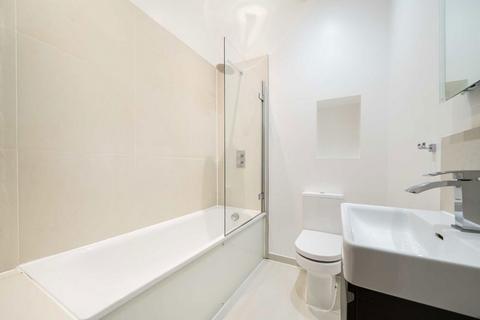 Flat 3, 21 Grange Park, London, W5 3PS