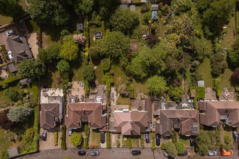 3 Broadhurst Gardens, Reigate, RH2 8AW