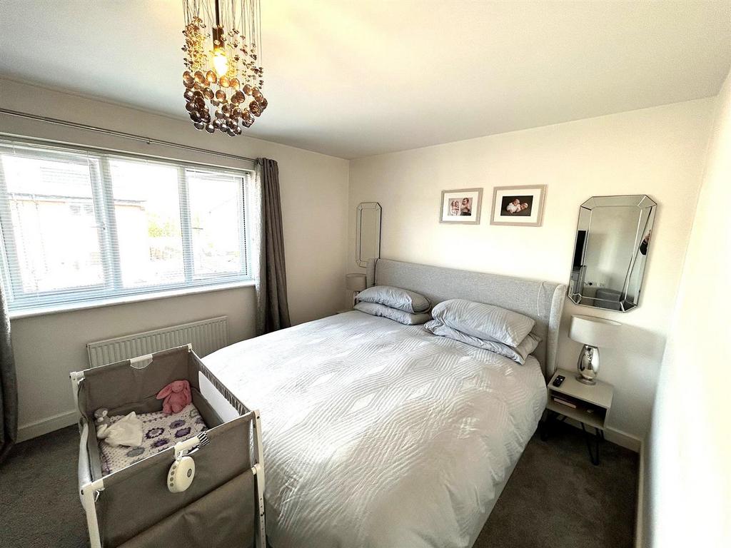 Bed 1.jpg