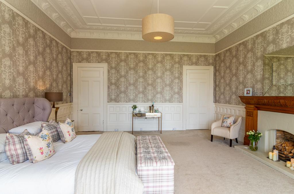 Principal bedroom
