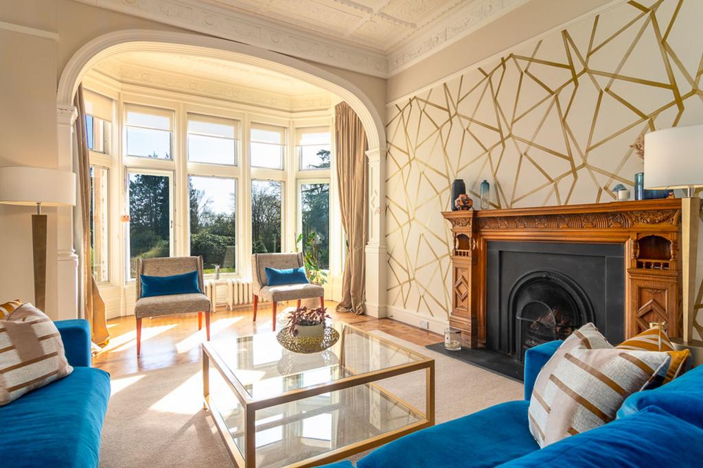 Formal lounge