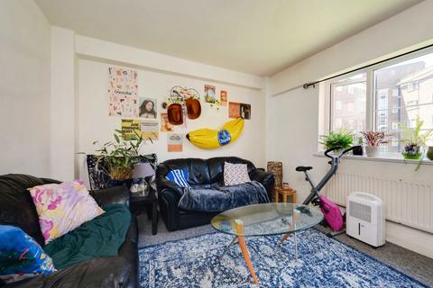 3 bedroom flat to rent, West End Lane, London NW6