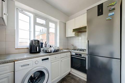3 bedroom flat to rent, West End Lane, London NW6