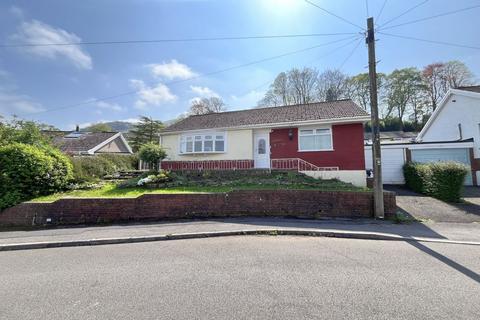 2 bedroom detached bungalow for sale, Stephens Crescent, Govilon, Abergavenny, NP7