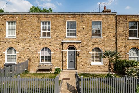 2 bedroom house for sale, Friary Road, Peckham, London