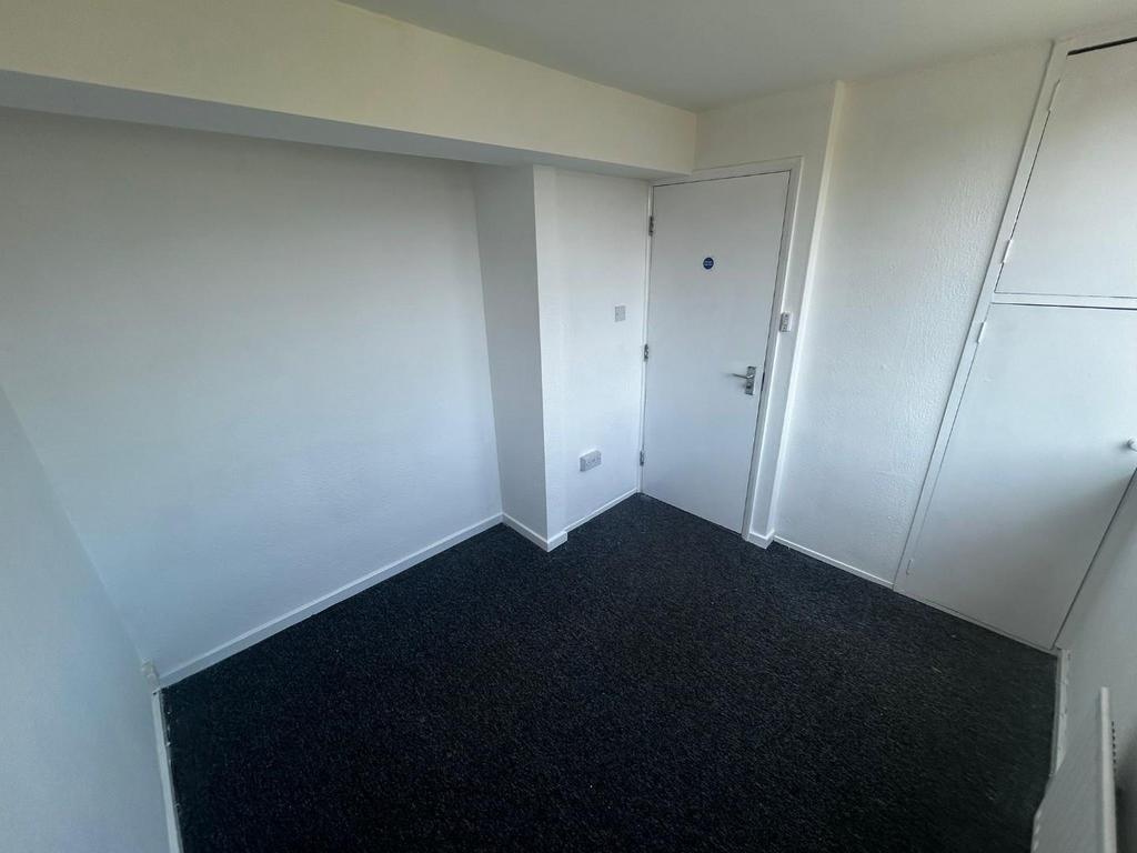Room 4 1.jpg