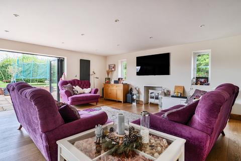 5 bedroom detached house for sale, Trampers Lane, North Boarhunt, Fareham, PO17