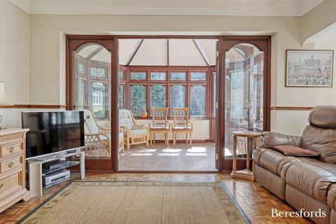 4 bedroom detached house for sale, The Retreat, Hutton, CM13