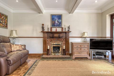 4 bedroom detached house for sale, The Retreat, Hutton, CM13