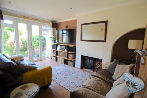 10 Hollyhurst Grove, Birmingham, B26 1AR