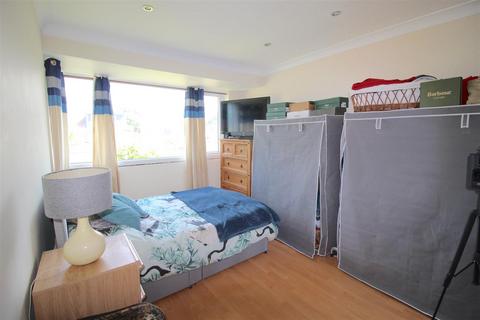 10 Hollyhurst Grove, Birmingham, B26 1AR