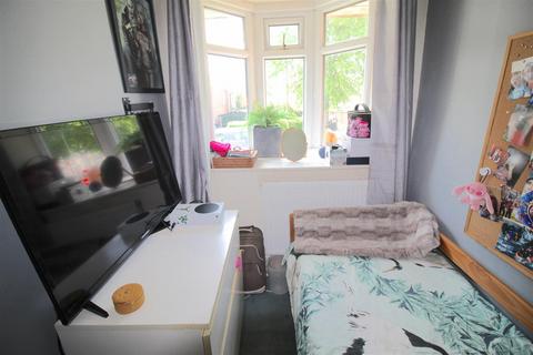 10 Hollyhurst Grove, Birmingham, B26 1AR
