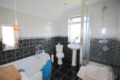 10 Hollyhurst Grove, Birmingham, B26 1AR