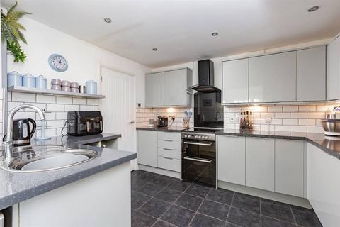 4 bedroom semi-detached house for sale, Mount View Road, Herne Bay