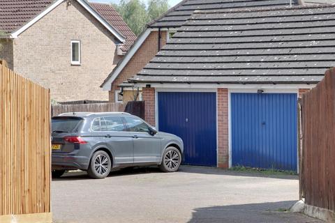 undefined, Doncaster Close, Stevenage SG1