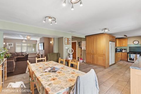 15 Chapel Fields, Harlow, CM17 9EQ