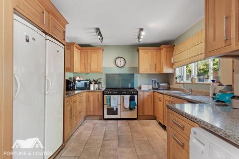 15 Chapel Fields, Harlow, CM17 9EQ