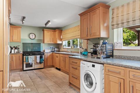 15 Chapel Fields, Harlow, CM17 9EQ