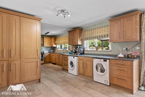 15 Chapel Fields, Harlow, CM17 9EQ