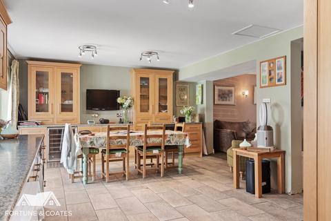 15 Chapel Fields, Harlow, CM17 9EQ