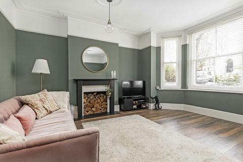 2 bedroom flat to rent, Cathcart Hill, London N19
