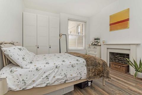 2 bedroom flat to rent, Cathcart Hill, London N19