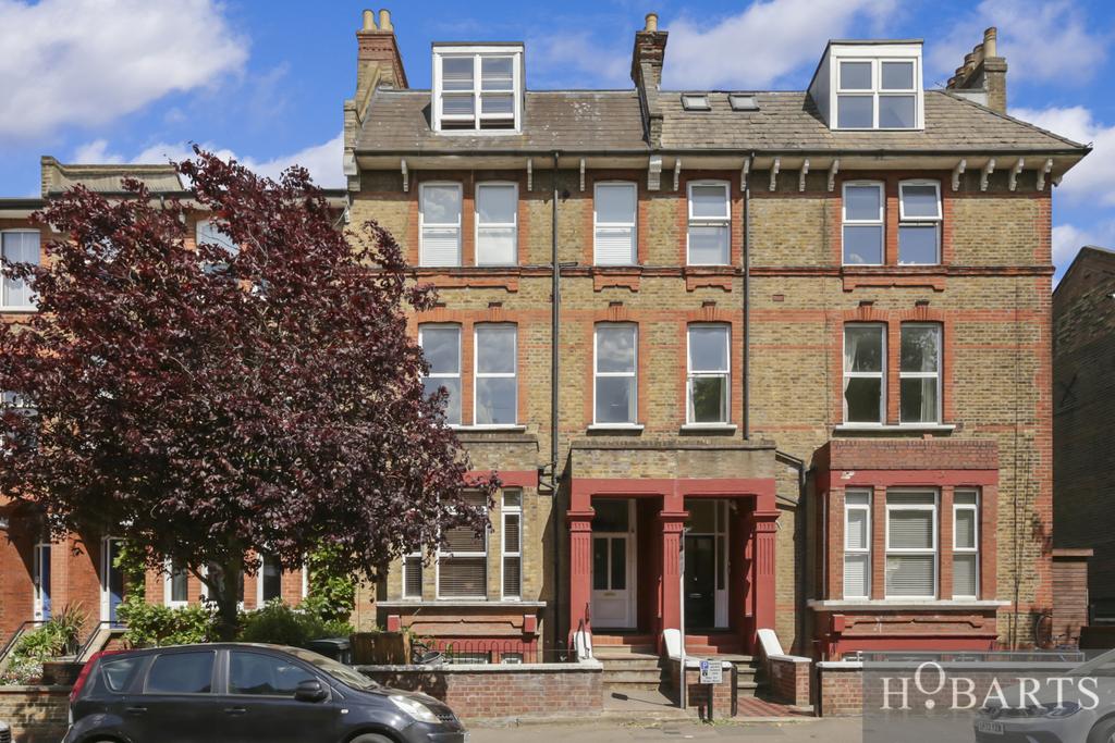 Stylish One-Bedroom Flat with Private Roof Terrac