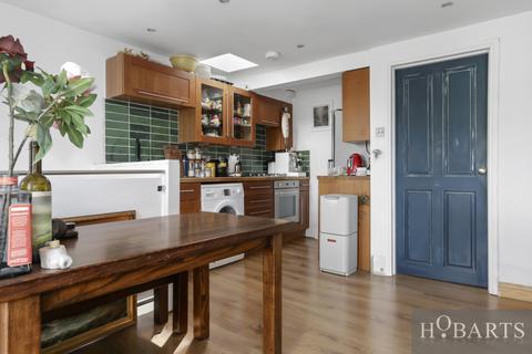 1 bedroom flat for sale, Womersley Road, London N8