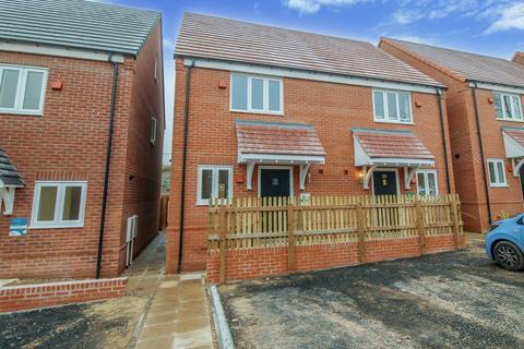 2 bedroom semi-detached house to rent, Nicholson Close, Redhill, Nottingham, NG5 8RQ
