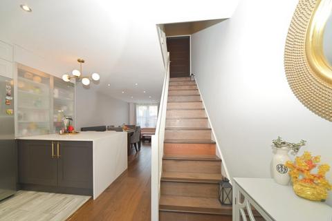 41 Lonsdale Close, London, SE9 4HF