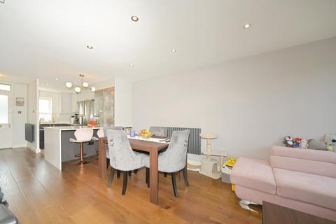 41 Lonsdale Close, London, SE9 4HF