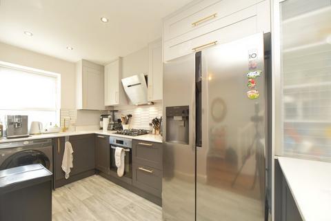 41 Lonsdale Close, London, SE9 4HF
