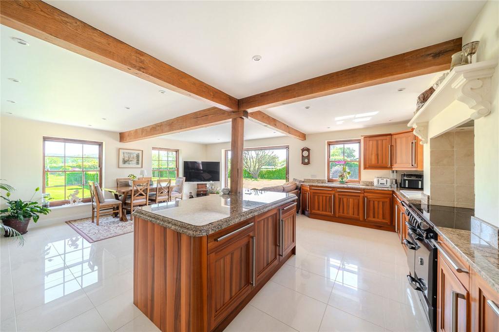 Kitchen/Dining