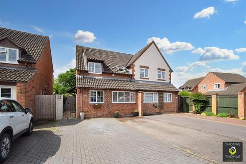 11 Ashleworth Gardens, Quedgeley, Gloucester, GL2 4WU