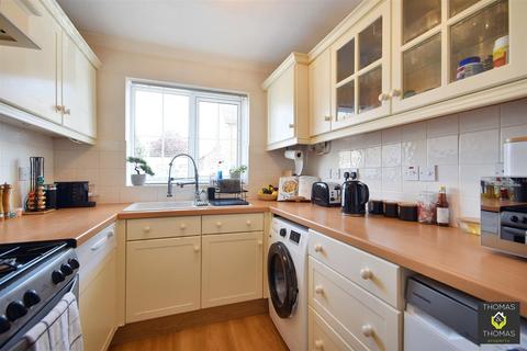 11 Ashleworth Gardens, Quedgeley, Gloucester, GL2 4WU