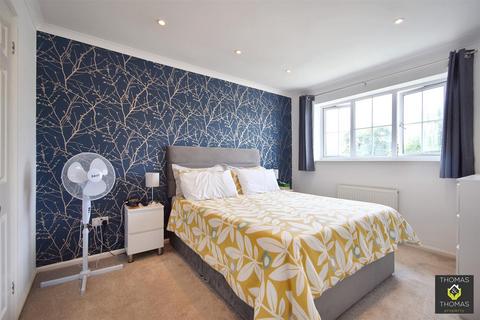 11 Ashleworth Gardens, Quedgeley, Gloucester, GL2 4WU