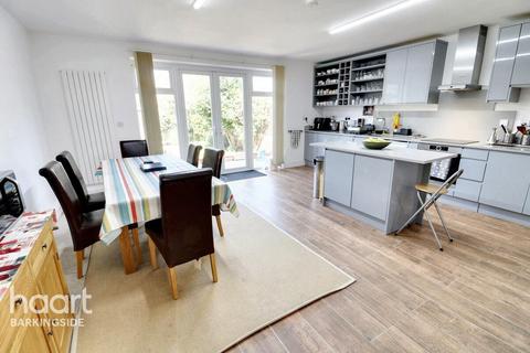 5 bedroom terraced house for sale, Icknield Drive, Gants Hill
