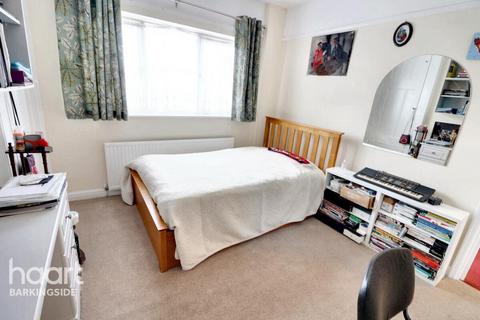 5 bedroom terraced house for sale, Icknield Drive, Gants Hill