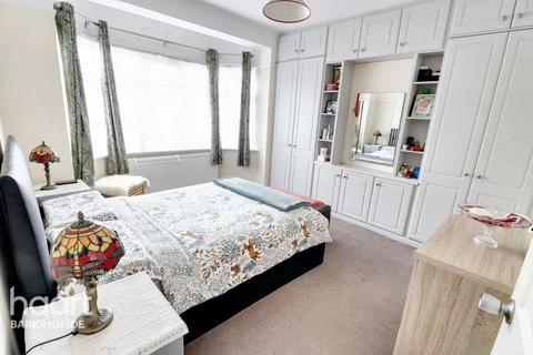 5 bedroom terraced house for sale, Icknield Drive, Gants Hill