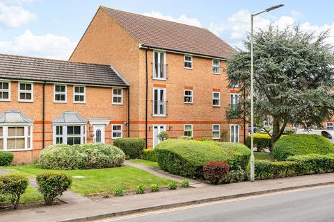 2 bedroom flat for sale, Lee Close, Ware SG12